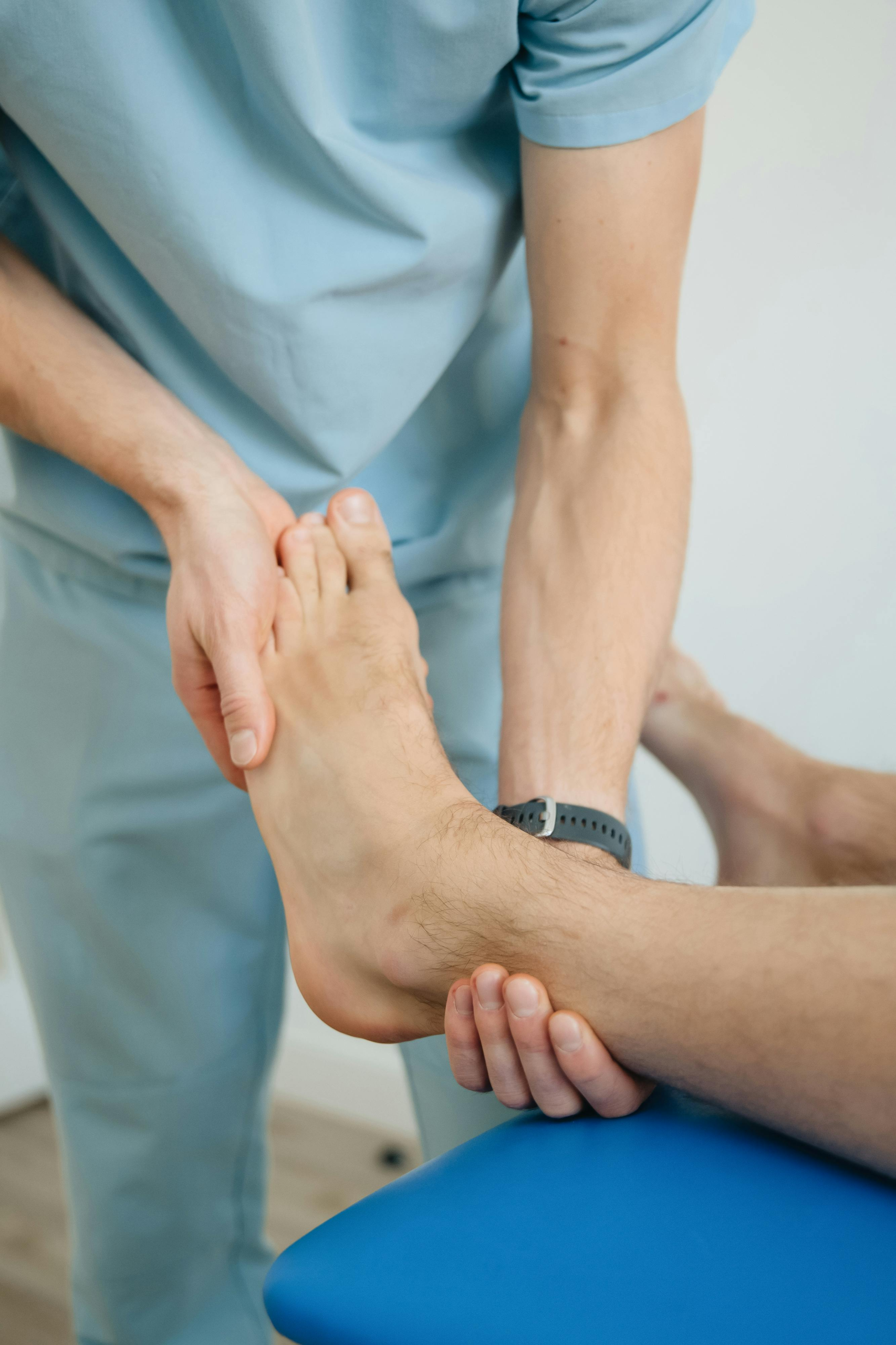 Best Shoes for Nurses With Toe Pain (2026 Guide for Long Shifts)